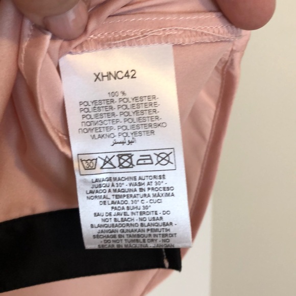 Silky Naf Naf soft pink/black sleeveless blouse - Picture 4 of 7